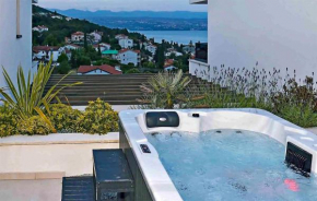 Awesome Home In Icici With House A Panoramic View